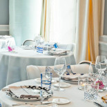 J.k. Lounge Capri Comida