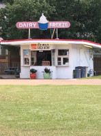 Dairy Freeze outside