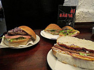 Pub La Arana food