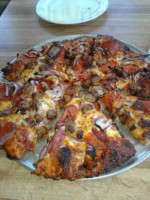 Round Table Pizza food