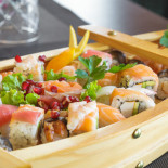 Shiny Sushi And Fusion Nourriture