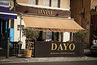 Dayo outside