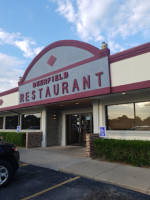 Deerfield Family Restaurant outside