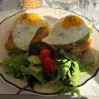 Le Marais Bakery food