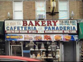 La Gran Via Bakery outside