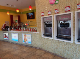 Redberry Frozen Yogurt food