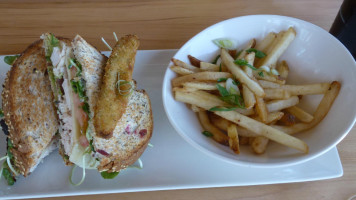 Bridgeman's Bistro food