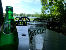 Brasserie Les Pieds Dans L'eau inside