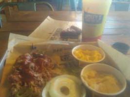 Dickey's Barbecue Pit food