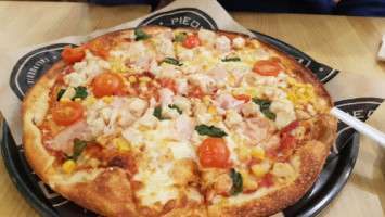 Pieology food