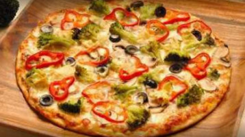 Noor Italian Pizza food