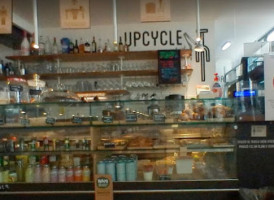 Upcycle Milano Bike Cafe food