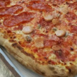 Pizzamoremio food