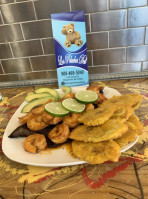 Los Peluches Deli food