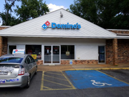 Domino's Pizza outside