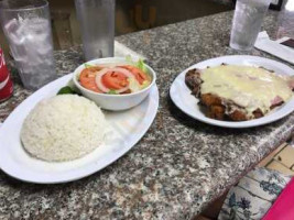 Los Parados Cafeteria food