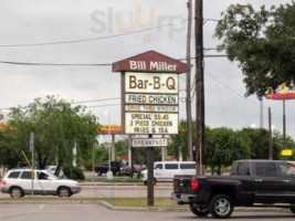 Bill Miller -b-q outside