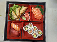 Sushi d'or food