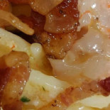 Gustando food