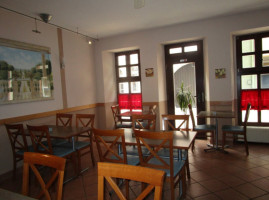 Pizzeria Falcone inside