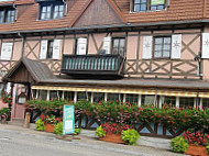 La Petite Auberge outside