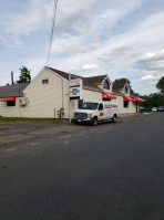 Chmura's Bakery outside