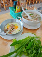 พรแหนมเนือง ปลวกแดง food