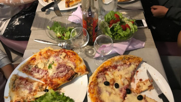 Le Couloir Pizzeria food