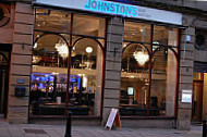 Johnston's Bistro outside