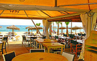 Al Trayou Beach inside