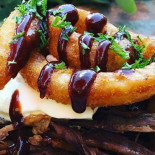 Savour This Eatery Dentro
