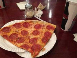 Gotham Pizza food