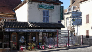 Auberge du pont outside