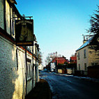 The White Horse Inn outside