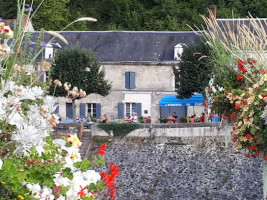 L'auberge du Pont outside