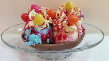 Gallone's Ice Cream Parlours food