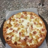 Pizza Pazza food