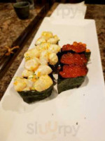 Maru Sushi food