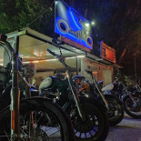Custom Rock Esterno