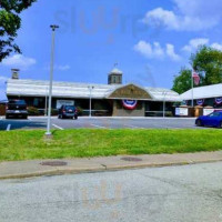 Kodiax Barn And Grill outside