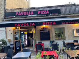 Favolsa Pizza inside