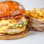 Cheers Burger Cibo