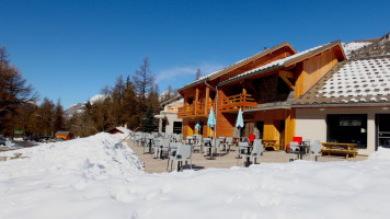 Auberge La Graviere inside