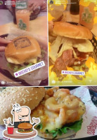 Wicho's Hamburguesas Y Chapatas food