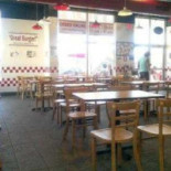 Five Guys Dentro
