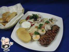 Leo's Tapas & Grill Greek Cuisine food