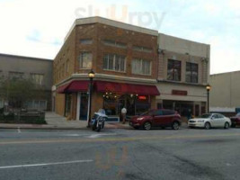 Side Street Pour House And Grill outside