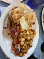 Artie's Hometown Diner food