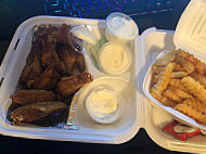 B.b's Wings food