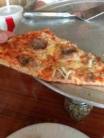 Bros Pizzeria food